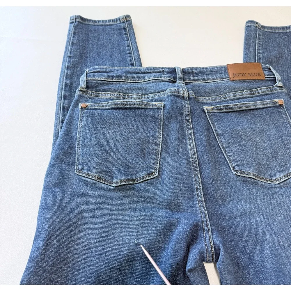 Judy Blue Deep Thoughts Jeans Size 13/31 (30x29) Relaxed Skinny Blue Medium Wash